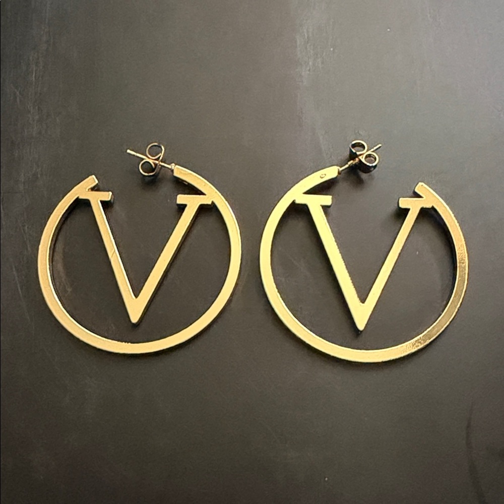 Earrings | New Gold Tone Fashion Earrings - Picture 2 of 3